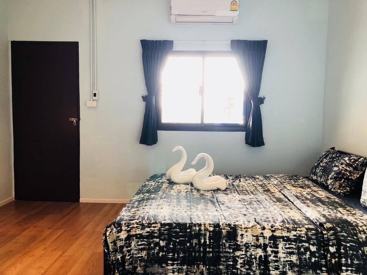Wj Hostel Bangkok Esterno foto