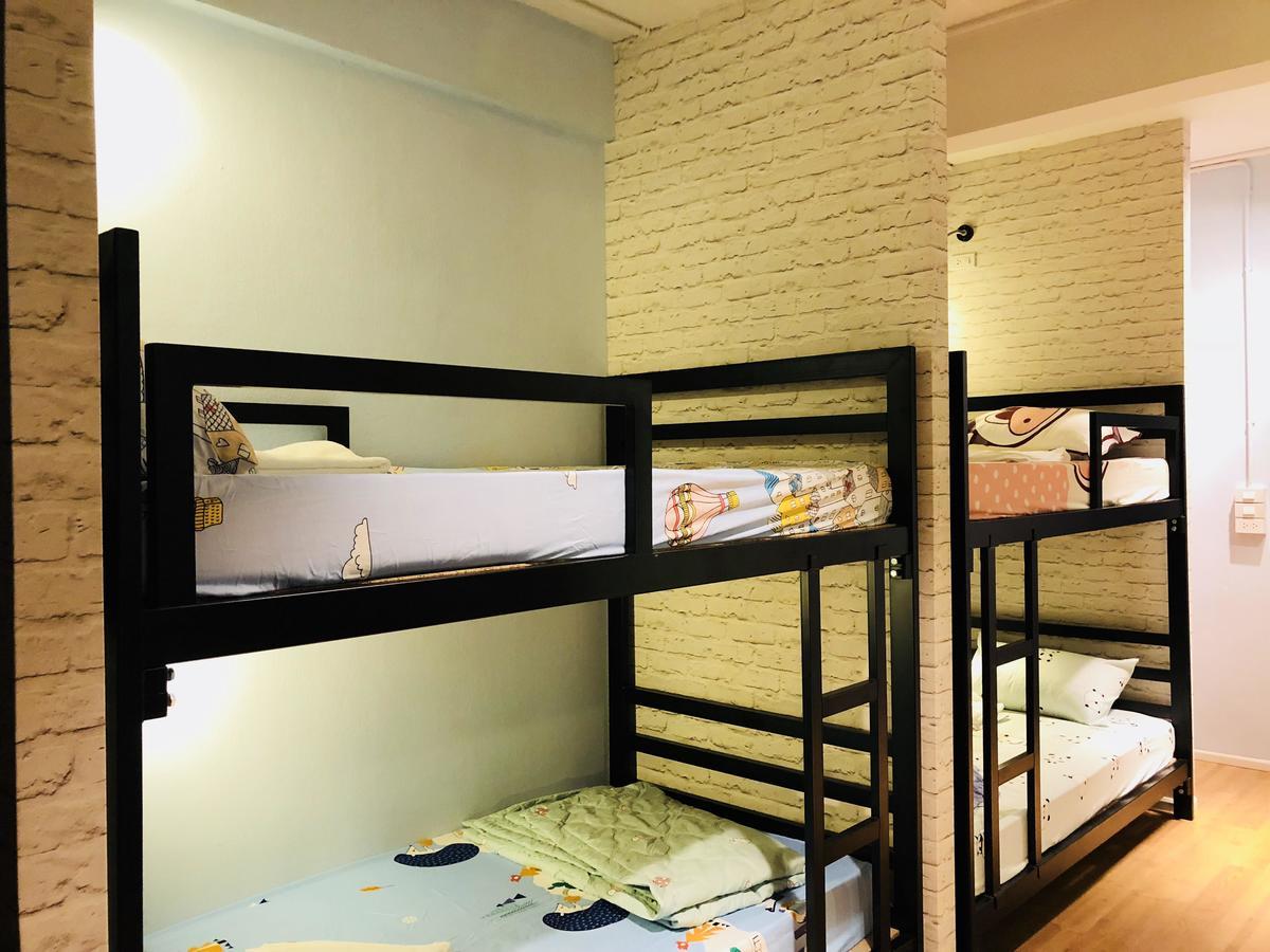 Wj Hostel Bangkok Esterno foto